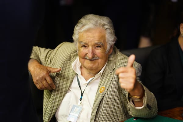 La Visión de José Mujica Sobre la Permanencia en el Poder: Críticas a la Perpetuación y Énfasis en la Renovación